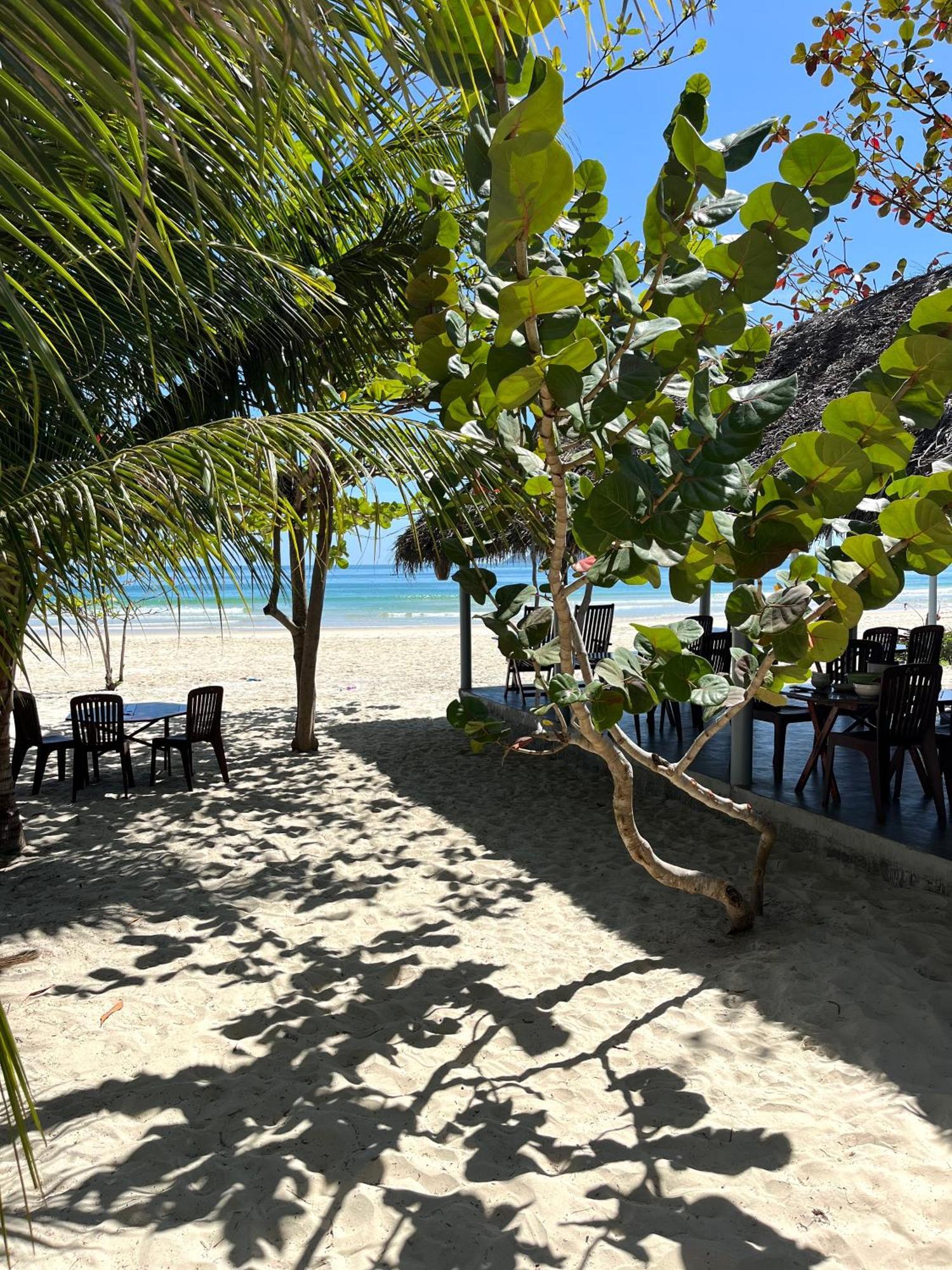 Robinson Beach Bungalow Vinh Hoa Kültér fotó